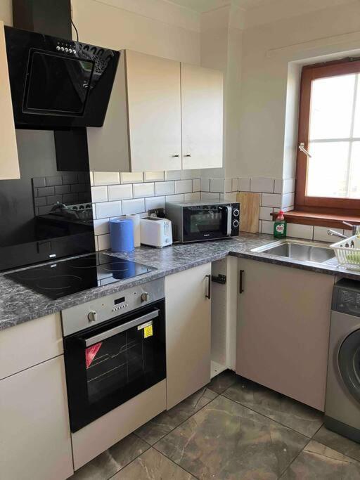 My Waterfront Apartment, Views Over Water Of Leith เอดินบะระ ภายนอก รูปภาพ