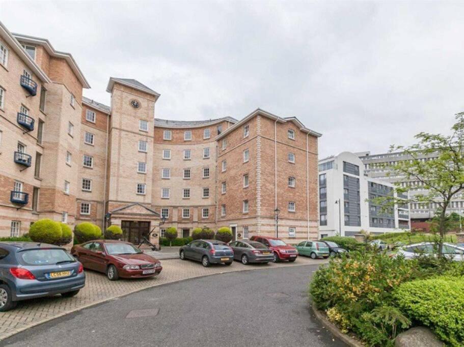 My Waterfront Apartment, Views Over Water Of Leith เอดินบะระ ภายนอก รูปภาพ